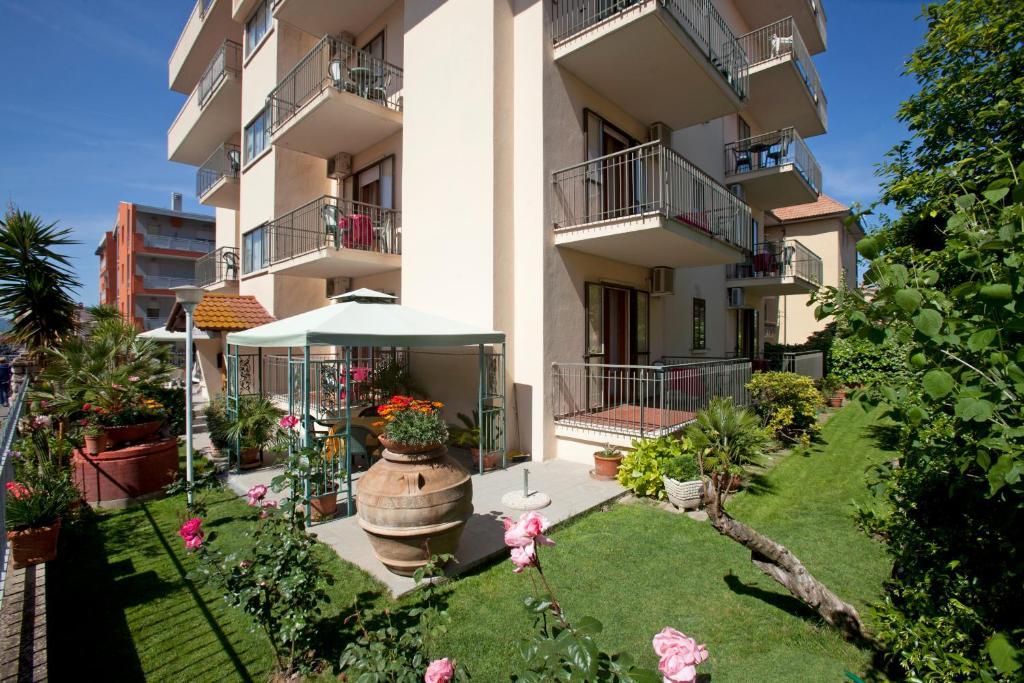 Hotel Corallo Албиния Экстерьер фото